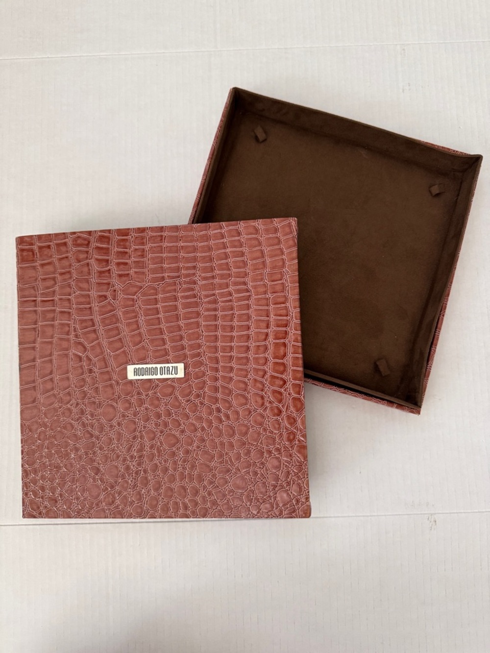 Rodrigo Otazu Embossed Reptile Pattern Jewelry Box Storage Case